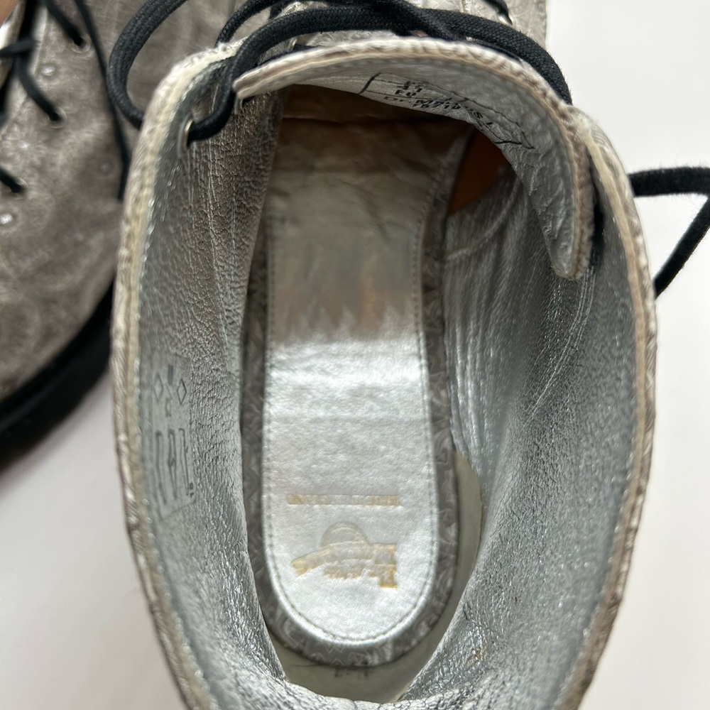RARE VINTAGE Dr. Martens Made in England Bev 4-Eye Silk Boots Metallic silver 9 - Picture 13 of 15